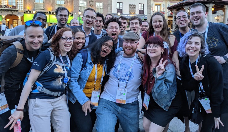 a group photo of Kubernetes contributors in Barcelona